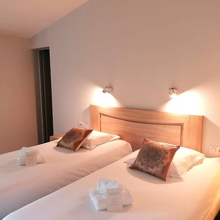 Hotel Platanes - Kb Hotel Group Etauliers Eksteriør bilde