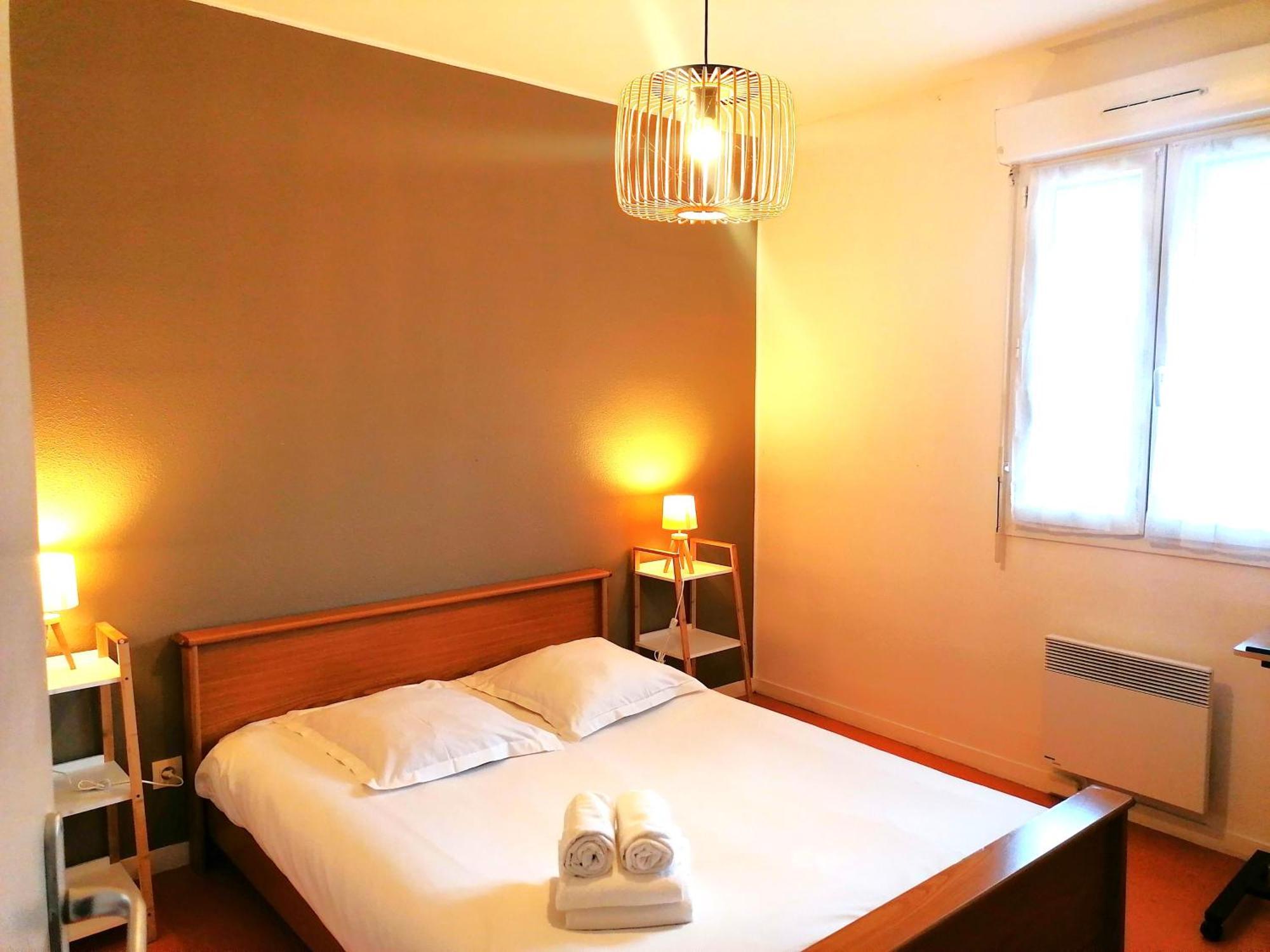 Hotel Platanes - Kb Hotel Group Etauliers Eksteriør bilde